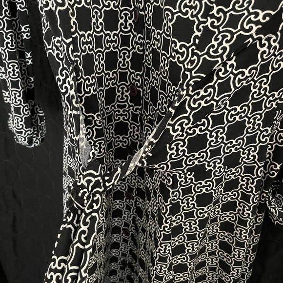 Black & white v-neck button down dress - Picture 5 of 5